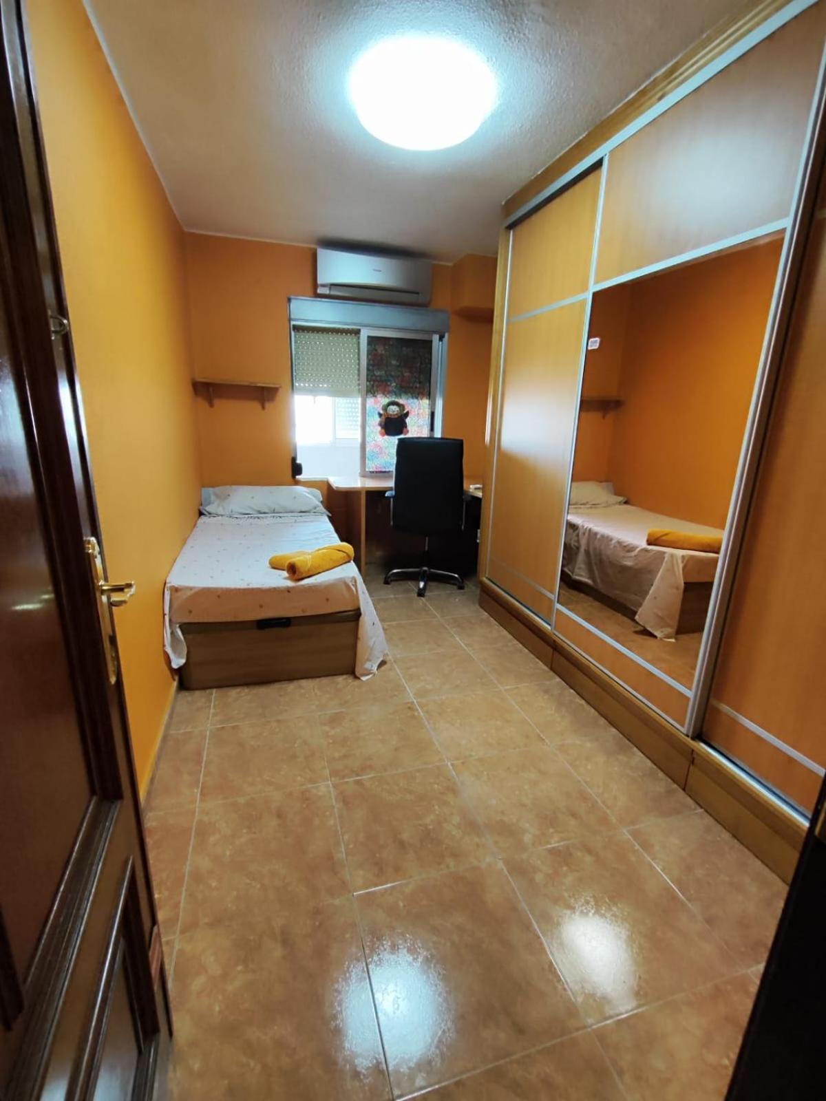 Valencia Avenida Del Puerto Private Rooms المظهر الخارجي الصورة