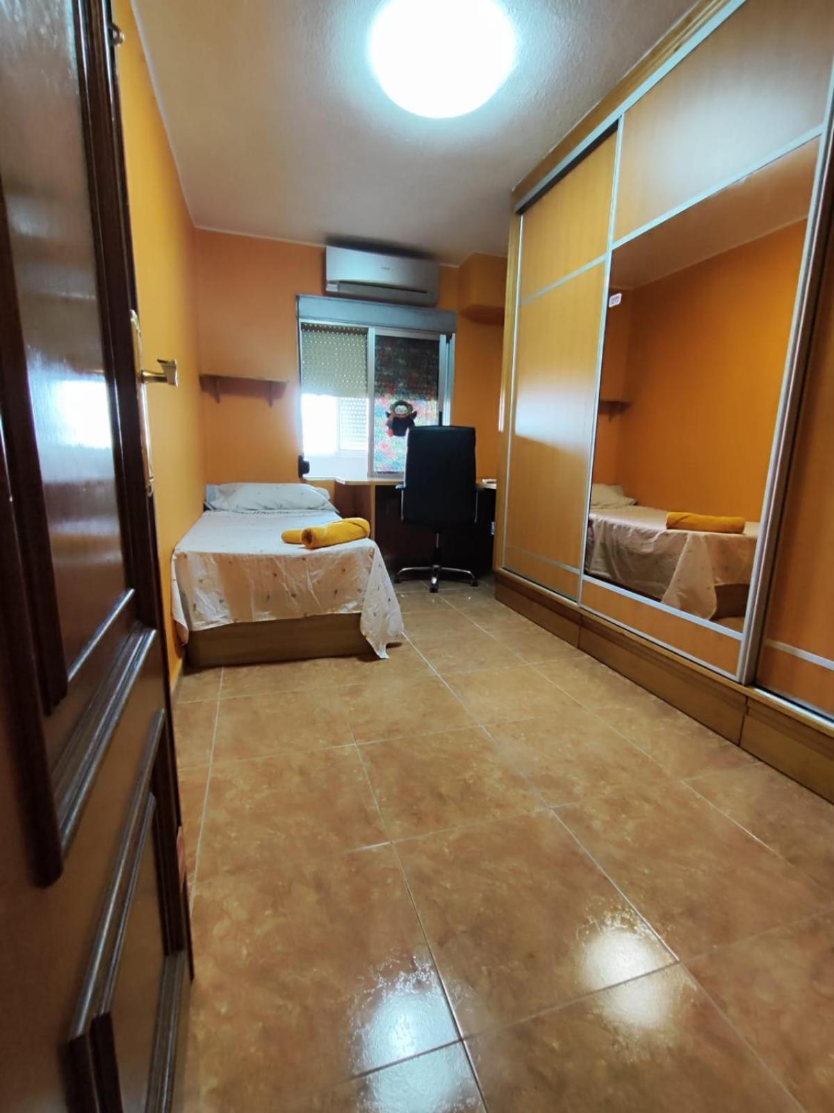 Valencia Avenida Del Puerto Private Rooms المظهر الخارجي الصورة